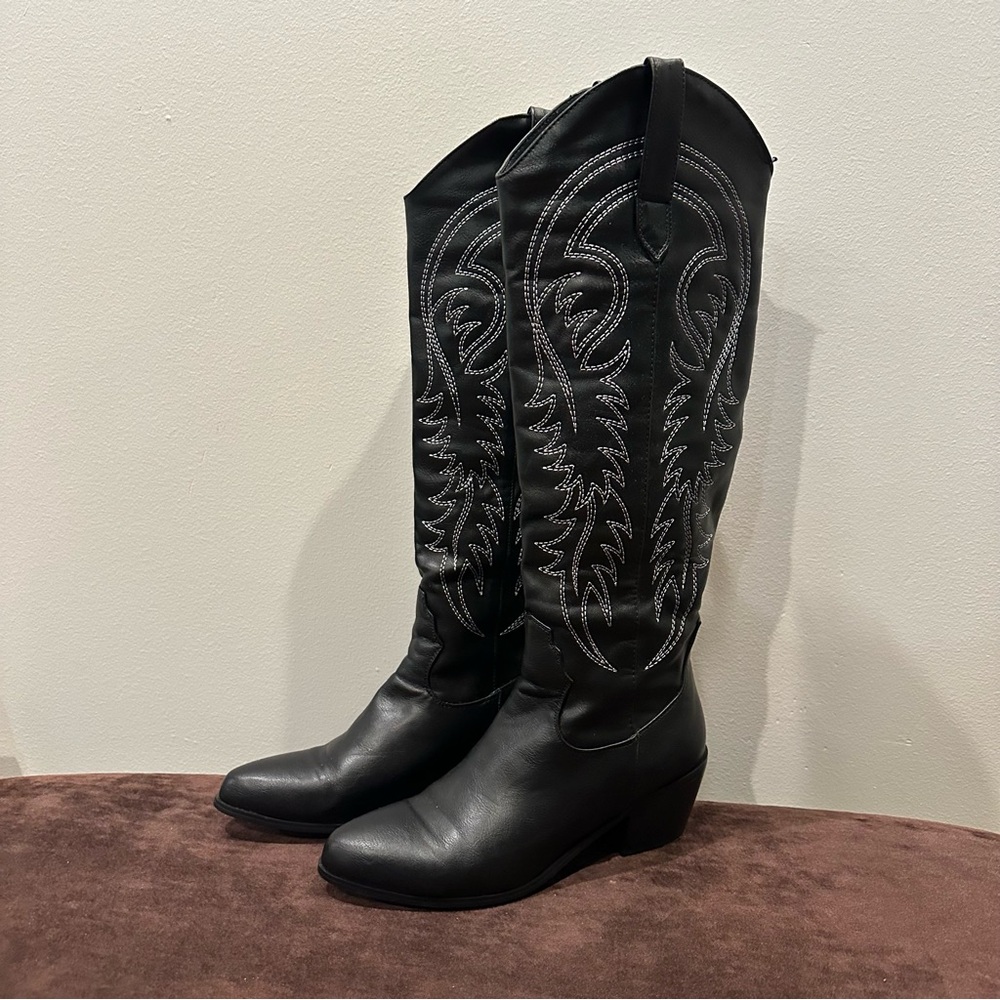 Black Embroidered Women's Cowboy Boots